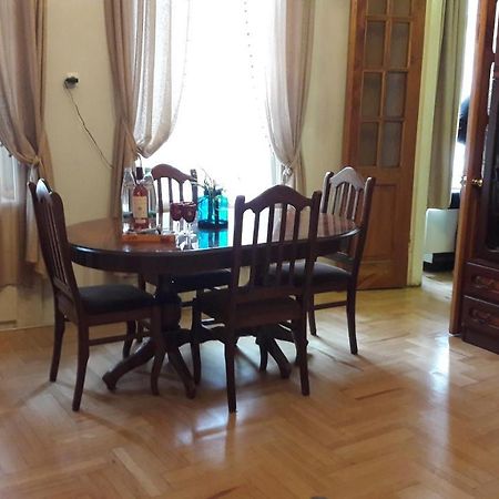 Vertskhli 50 Apartment Tbilisi ภายนอก รูปภาพ