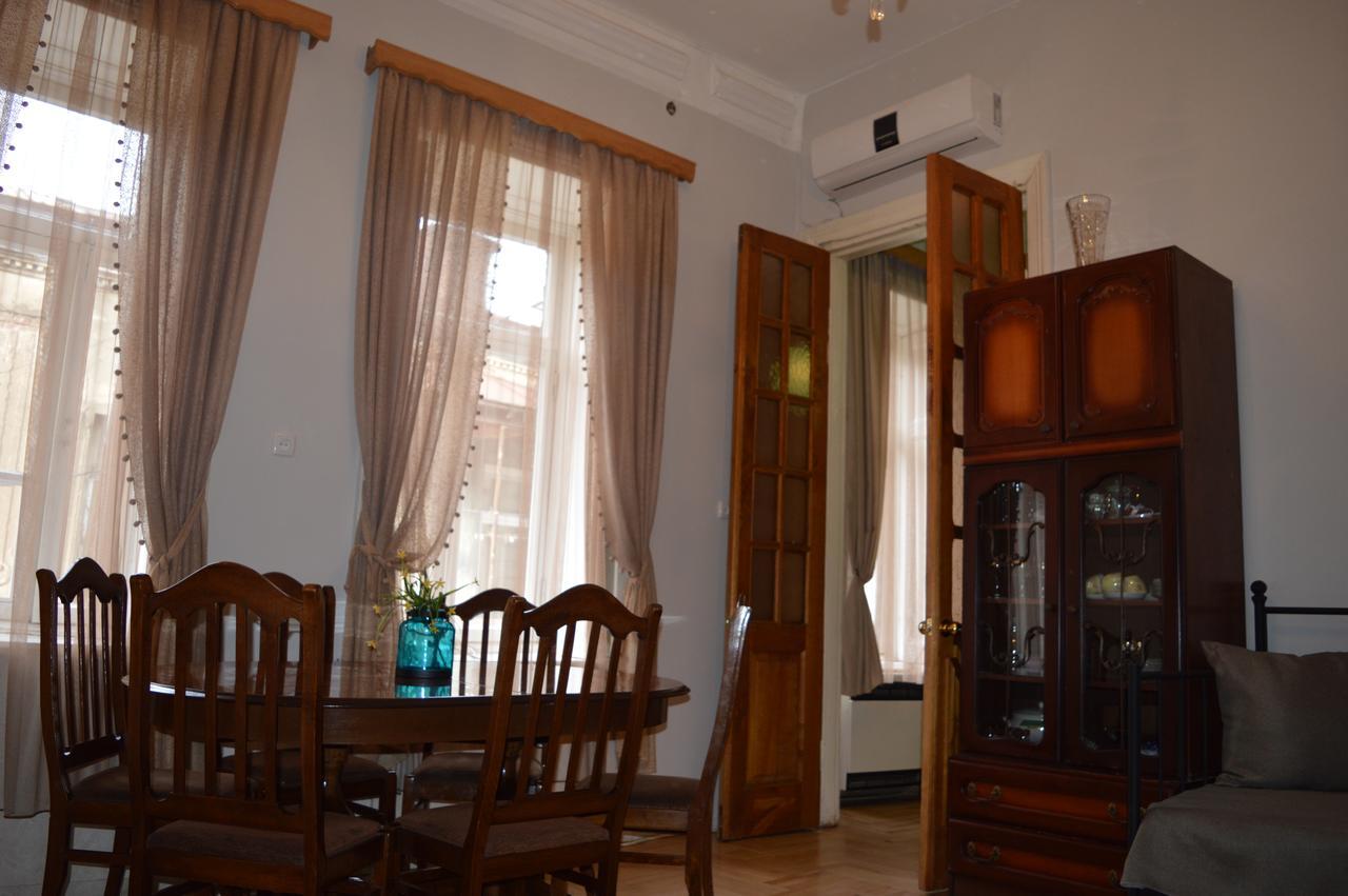 Vertskhli 50 Apartment Tbilisi ภายนอก รูปภาพ